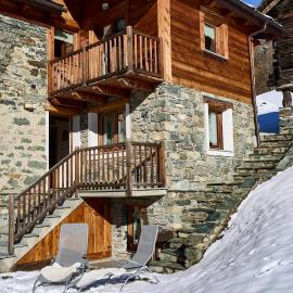 MCX Vacation Rental - MAISON LOZ duplex in typical village in Valtournenche with modern comforts just 2 minutes from the cable cars!