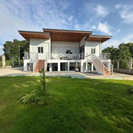 U Cube Staycation, hotel u gradu 'Manaoag'