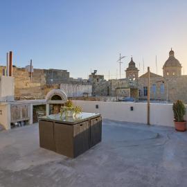 12 -16 , Pacifiku Scicluna, hotell i Birgu