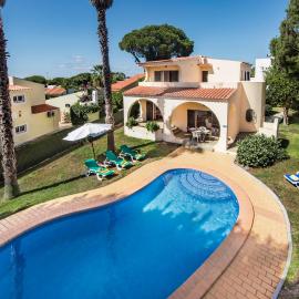 Exclusive Retreat in Vilamoura, private pool, off-street parking, Free AC wifi