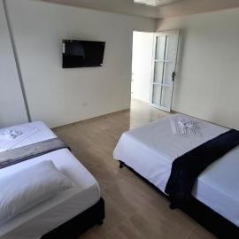HOTEl LONDON NL, hotel u gradu Fuente de Oro