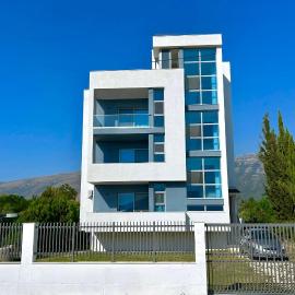 River Residence, hotel in Orikum