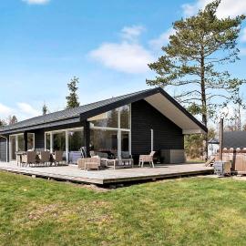 4 Bedroom Stunning Home In Bording, hotel i Bording Stationsby