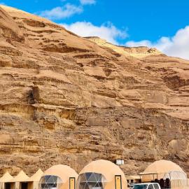 Rum Four Seasons luxury Camp & Jeep Tours