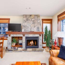 Stonegate Resort Unit A104, hotel em Big White