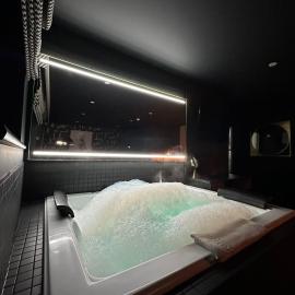 Secret Suites, Hotel in Lancaster