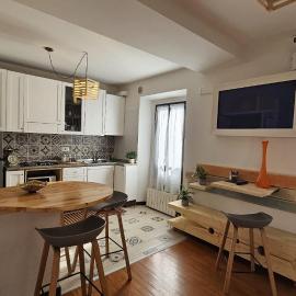Appartamento incantevole in piccola corte a Rho – hotel w mieście Rho