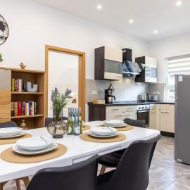 Rheinland Apartments - Stilvolle, moderne Unterkunft mit kostenfreiem WLAN und Parkplatz, hotel u gradu 'Andernach'