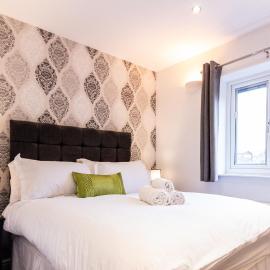 Charming Home in Bromsgrove - Perfect for Groups, hotel v destinaci Bromsgrove