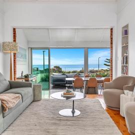 Birdy Beach House - An Idyllic Oceanfront Lifestyle