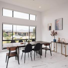 Bright and Chic House at Throsby with 4 Bedrooms, хотел в Harrison
