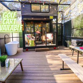 FunTropicalTinyHomeGolfCartLake, hotell i Orlando