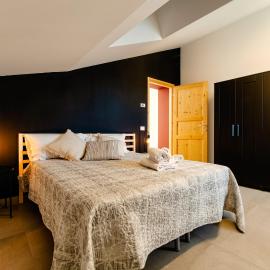Residence La Corte - Mansarda 8, hotelli kohteessa Novara