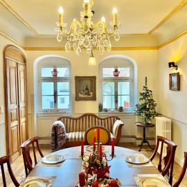 Oswald Hempel, mit 5 Zimmermaisonette und 3 Zimmer Gartenwohnung
