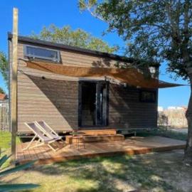 Eco Tiny house, hotel in La Brée-les-Bains
