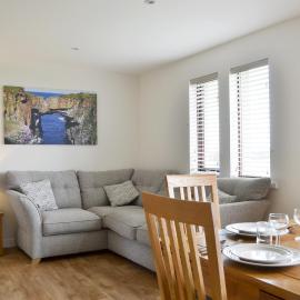Rockworks Chalets No2 - Uk7041, hotel in Saint Marys