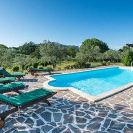 Almond Tree House - Eco Retreat