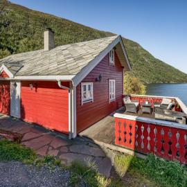Holiday Home Johans Maria stova by Interhome, hotel i Arnafjord