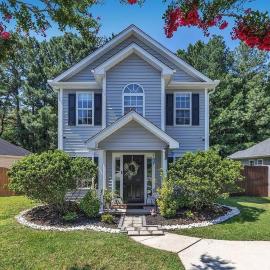 Entire home in RTP near Duke with fenced backyard, hotel em Durham