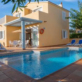 Villas Amarillas by Escape Home, hotelli kohteessa Cala Blanca