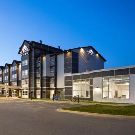 Microtel Inn & Suites by Wyndham Kirkland Lake, hotelli kohteessa Kirkland Lake