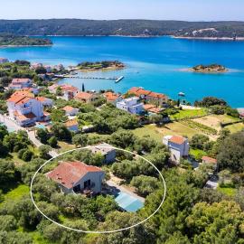Anamar Apartments & Rooms, hotel in Supetarska Draga