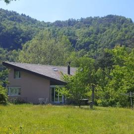 casa ad Avegno con 1500mq di giardino, hotel a Avegno