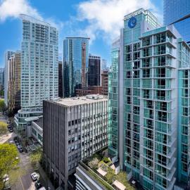 Coast Coal Harbour Vancouver Hotel by APA, מלון בונקובר