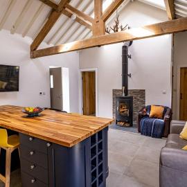 Neat Cottage, seaside cosy converted barn for 4, hotel a Beaumaris