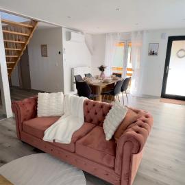 Gîte duplex les Glycines、ベネヴィヒルのホテル