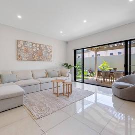 Vera—Chic Coastal Living close to Everything