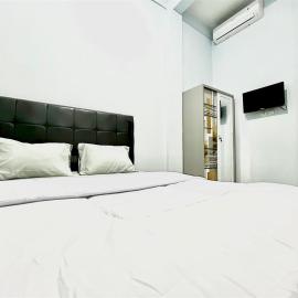 Singgahan Guest House Pacitan Mitra RedDoorz: Pacitan şehrinde bir otel