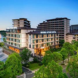 Atour Hotel Emeishan Railway Station Exiu Lake, hotel in Emeishan City