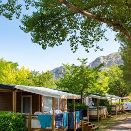 Camping Le Saint Clair: Moustiers-Sainte-Marie şehrinde bir otel