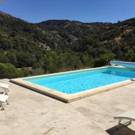 pretty gite with pool in cavaillon, beautiful view on the luberon mountains, 4 people.
