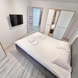 Cozy Ultracentral 4Bedroom with 2 Bathrooms Cozy Apartment in Suceava, hotel u gradu 'Suceava'