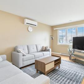 Comfortable, Spacious 3 bedroom Home, hotel a Moncton