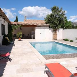 charming vacation rental with heated pool at the foot of the alpilles, in aureille, close to the center of the village on foot, sleeps 6/8 people in provence., hotel a Aureille