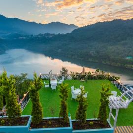 The Lake Ambience Resort, hotel a Bhīm Tāl