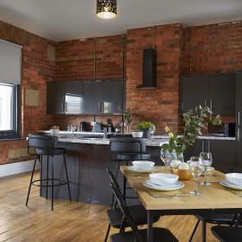 Hayy Apartments Stylish & Central Stays in Barnsley, hotel v destinácii Barnsley
