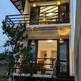 Surf edge villa, hotel em Mawella