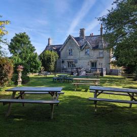The Duke Hotel, hotell i Hilmarton