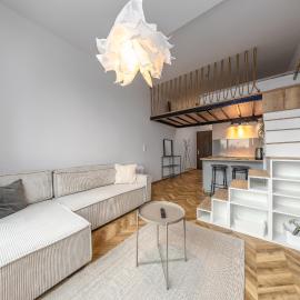Apollo Luxe, Near Downtown, Private Parking, hotel in Nivy