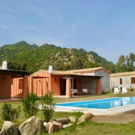 Villas with shared pool in Costa Rei just 500 meters from the sea