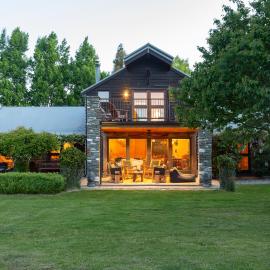 Karavanserai | Luxury Estate, Outdoor Fireplace, hotel in Arrowtown