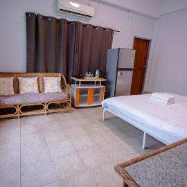 Mitr Inn HuaHin Beach มิตร อินน์ ชายหาดหัวหิน, hotel in Hua Hin