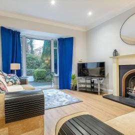 4 double bedrooms Lux Villa in Malone Belfast