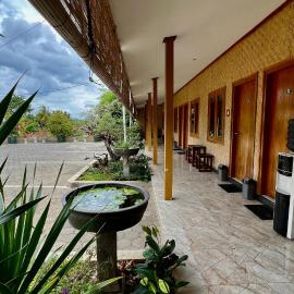 OKU Guest House, hotel in Giri