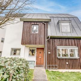 Merlin House at Lower Mill Estate A gorgeous home with lake access, air conditioning and luxury spa access