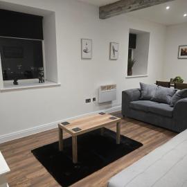 Canalside Period Conversion, Hotel in Burnley
